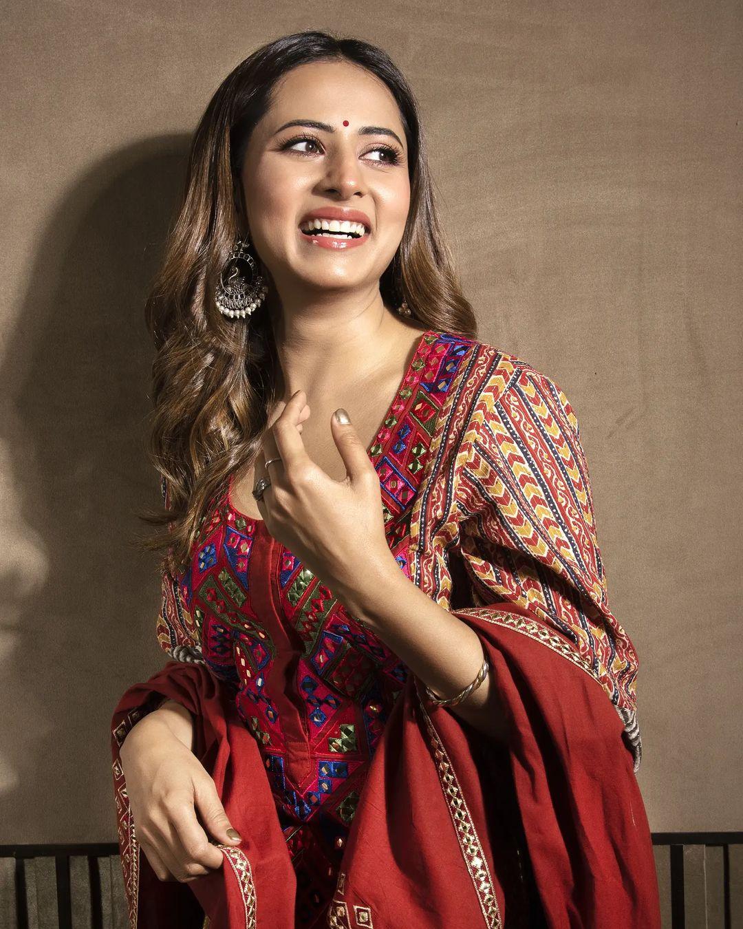 Sargun Mehta Wallpapers - Top Free Sargun Mehta Backgrounds ...