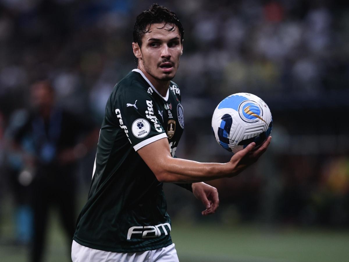 1200x900 Torcedores reclamam da ausência de Raphael Veiga na convocação da Seleção: 'Absurdo'