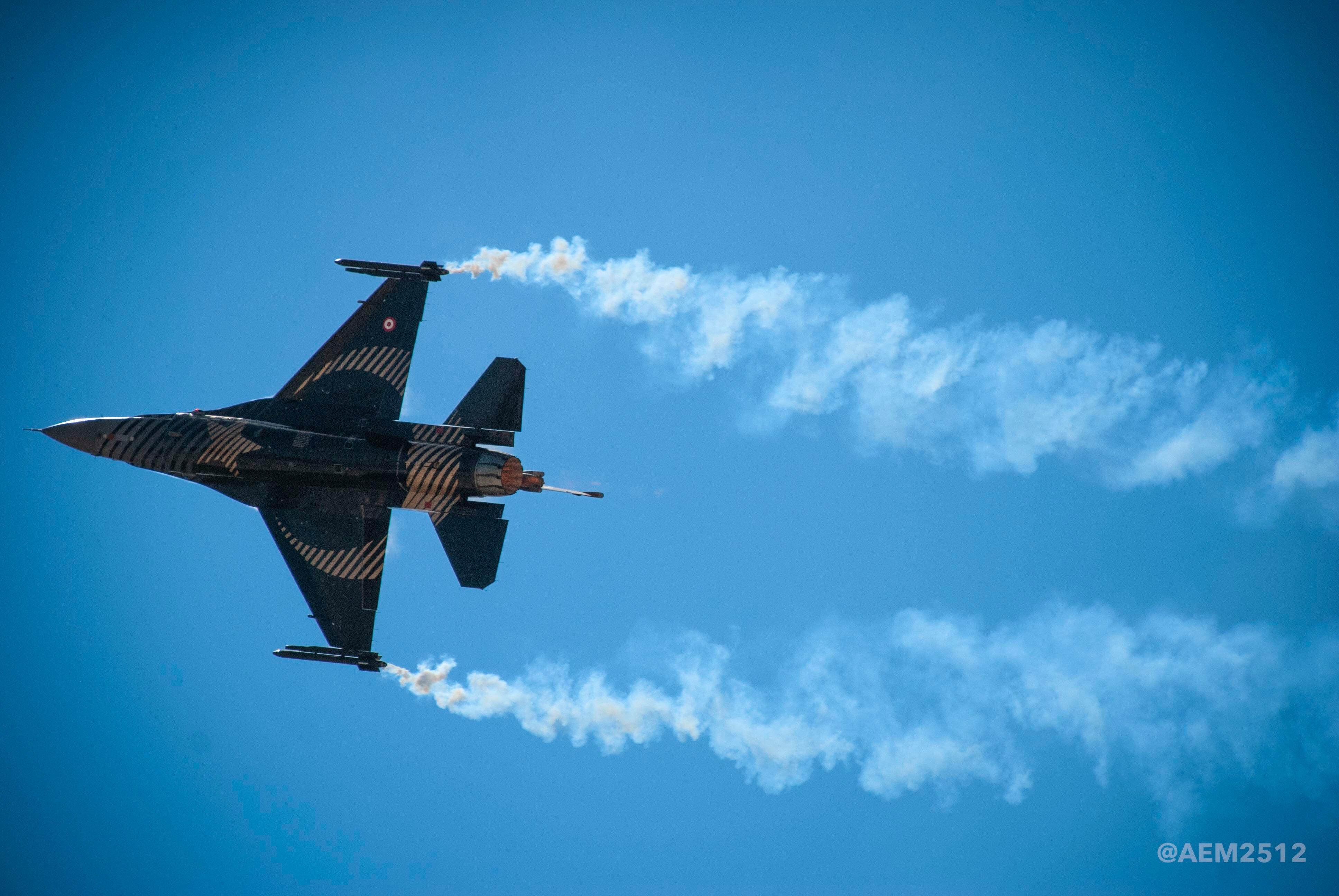 3872x2592 F 16 'Solo Turk'