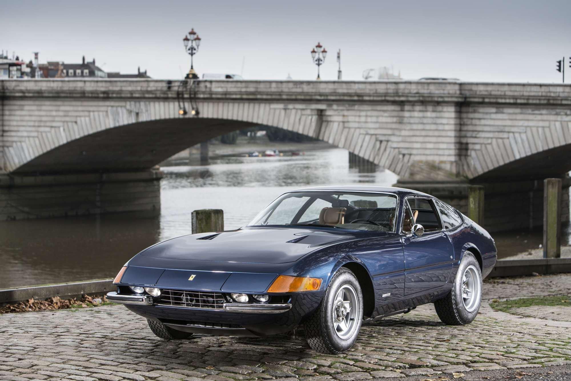 2000x1333 Ferrari Daytona HD Wallpaper