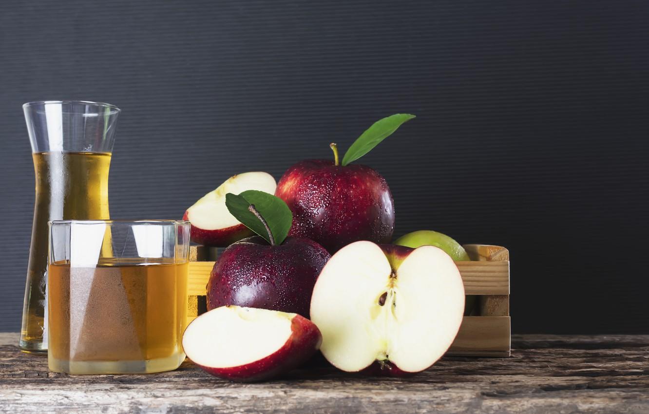 1332x850 Wallpaper glass, apples, juice, fruit, Apple juice image for desktop, section еда