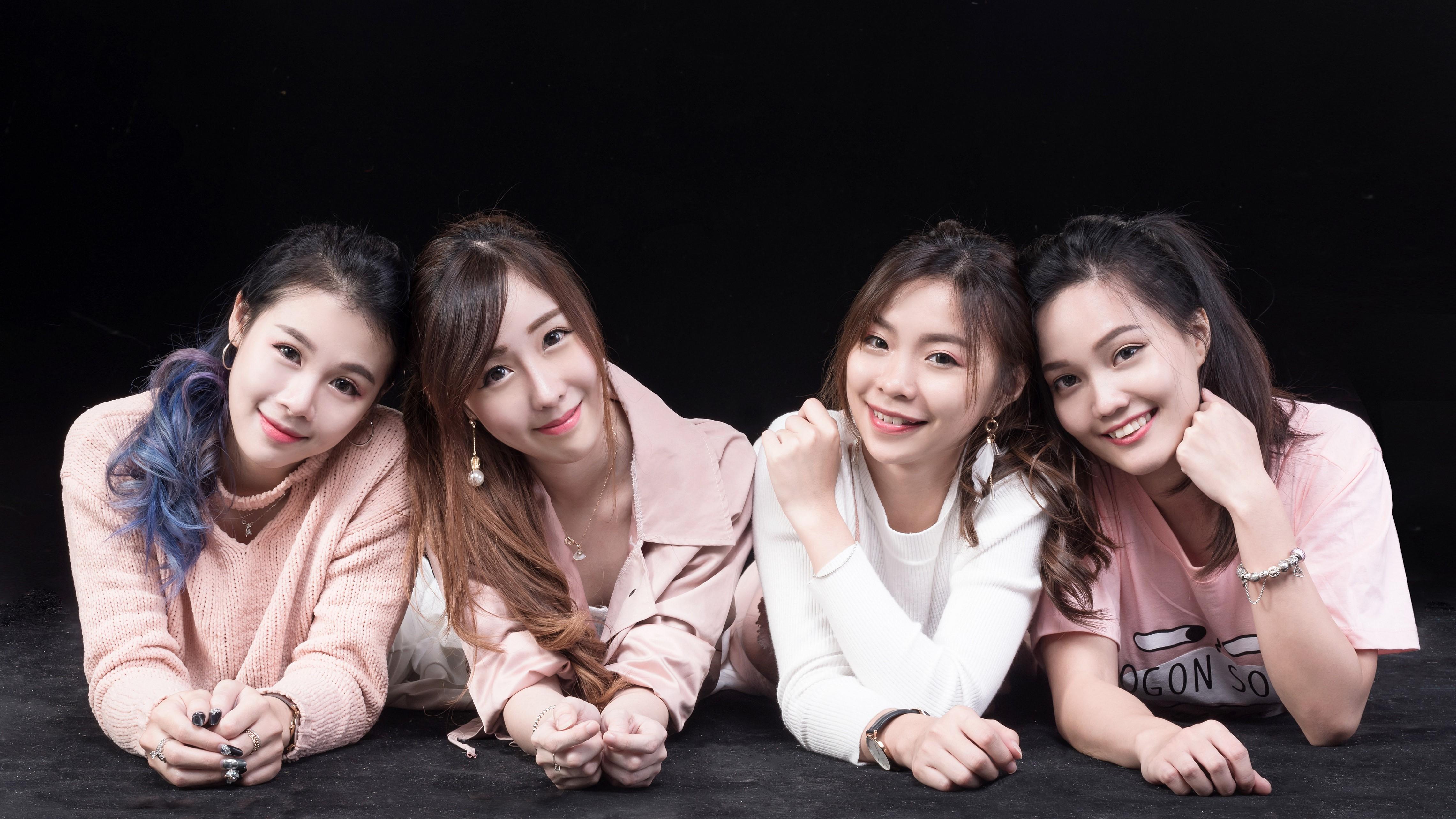 4562x2566 4K, Asian, Lying down, Four Smile, Glance, Black background Gallery HD Wallpaper