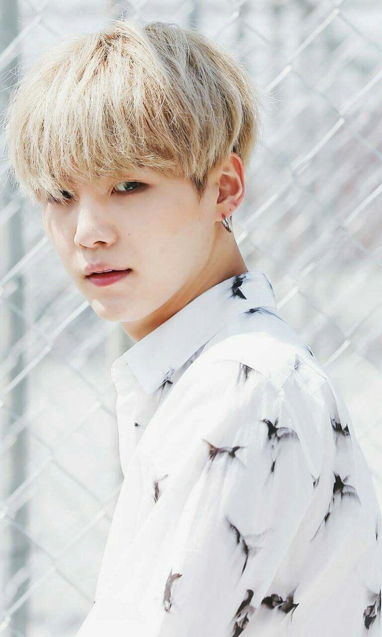 33+ Jin Cute Wallpaper Iphone Pictures