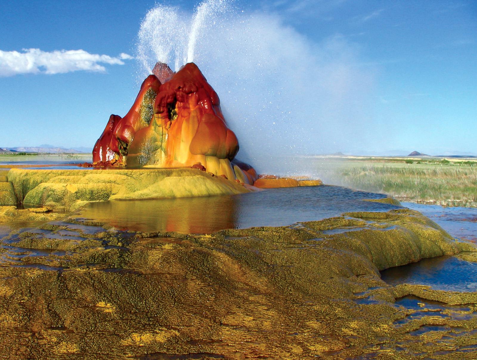 1600x1208 Fly Geyser