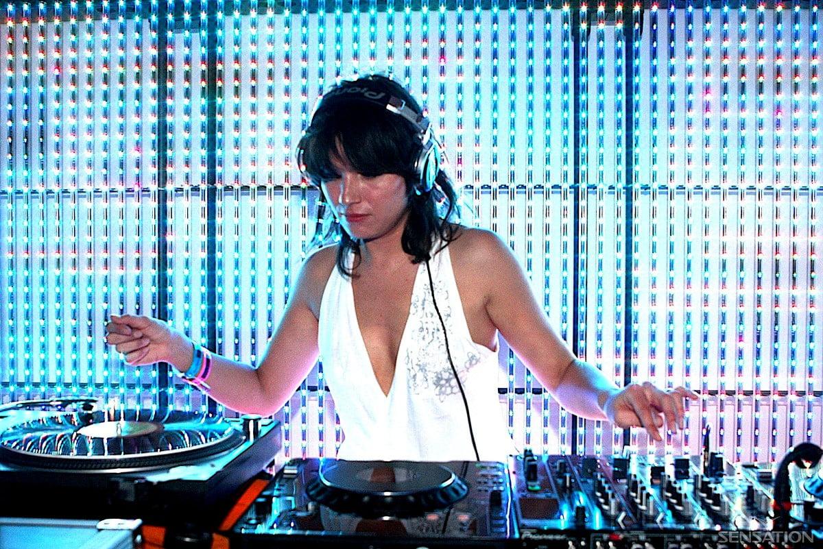 1200x801 DJ background image. Download Free wallpaper