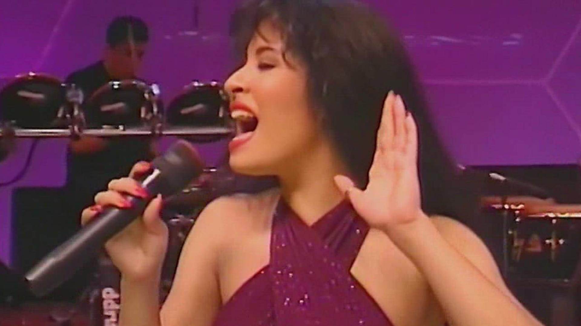 1920x1080 Fans celebrated the beloved Queen of Tejano's birthday at a showing of ' Selena'