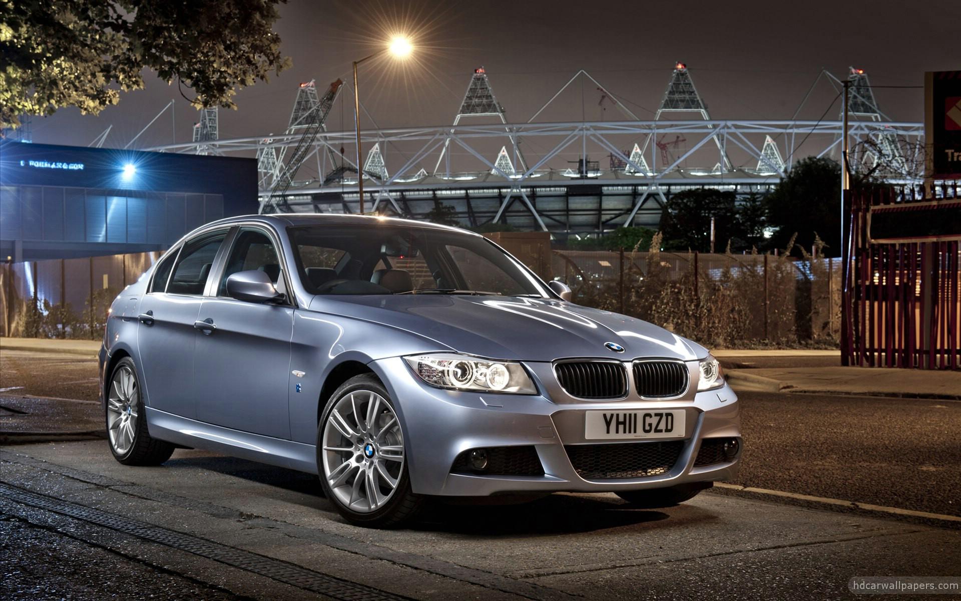 1920x1200 BMW 318i 2023 Wallpaper
