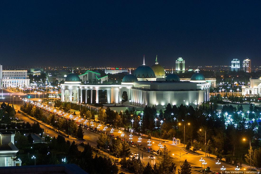 1100x732 Ashgabat: the city of the living and the city of the dead