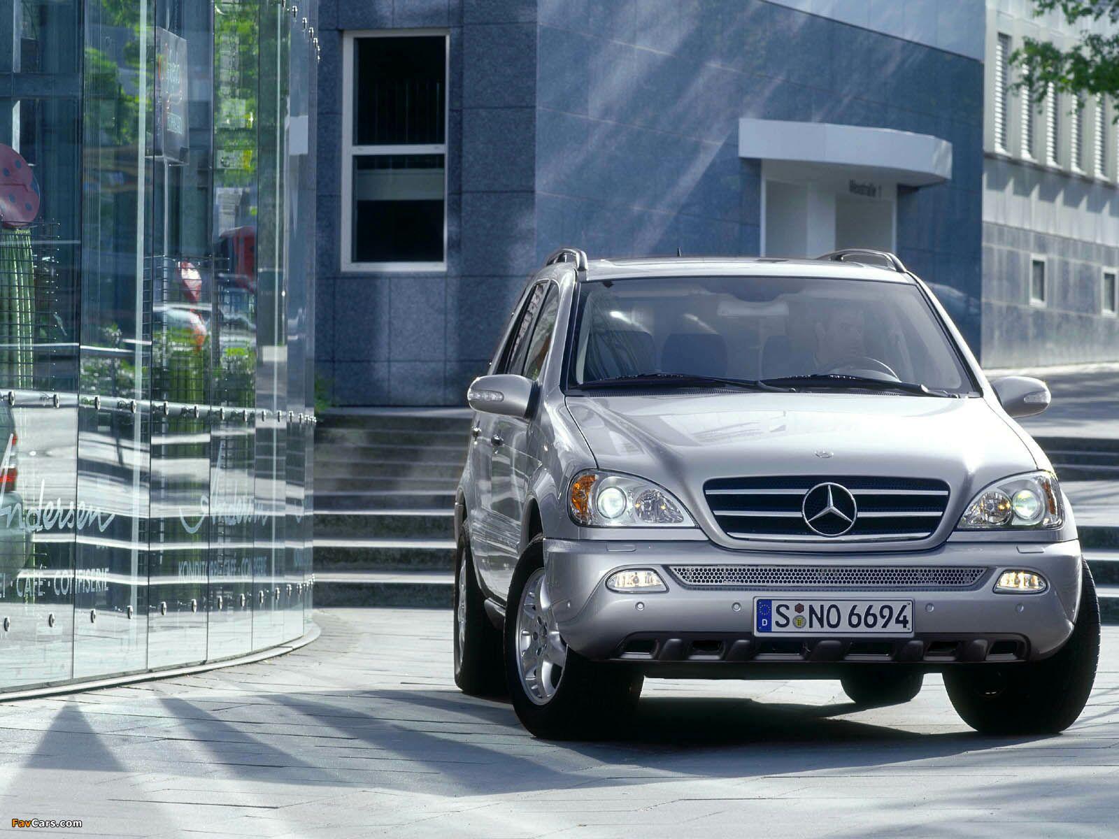 1600x1200 Mercedes Benz ML 500 (W163) 2001–05 Wallpaper (1600x1200)