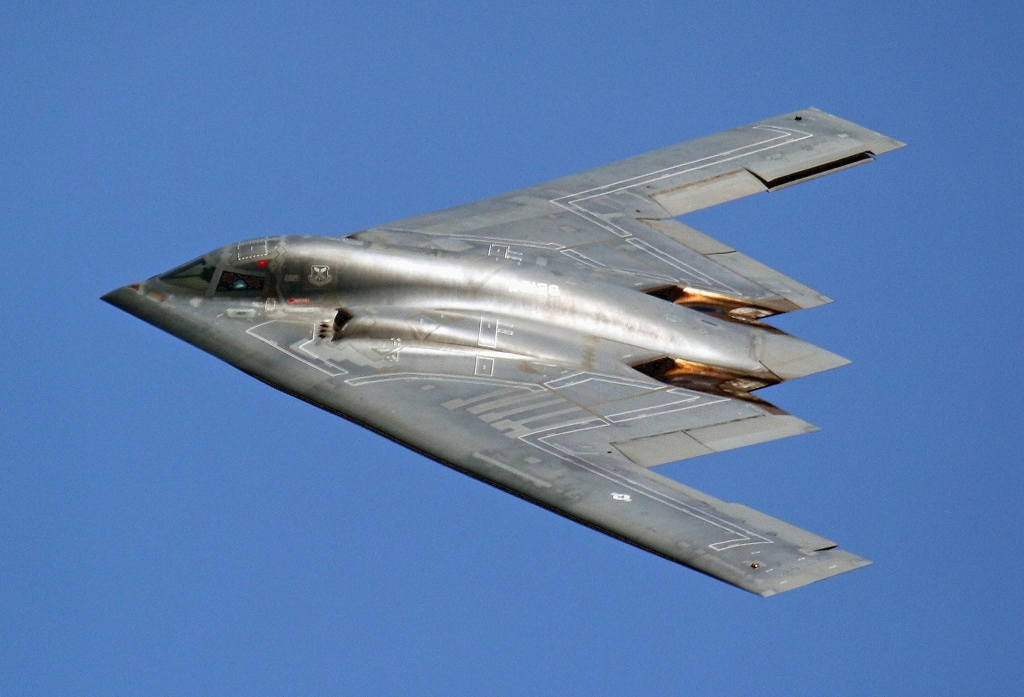 2048x1393 B2 Bomber Wallpaper