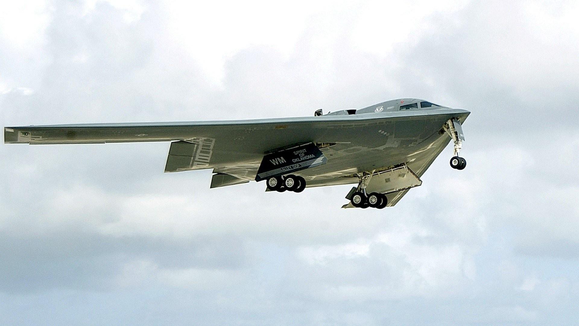 1920x1080 B2 Bomber Wallpaper