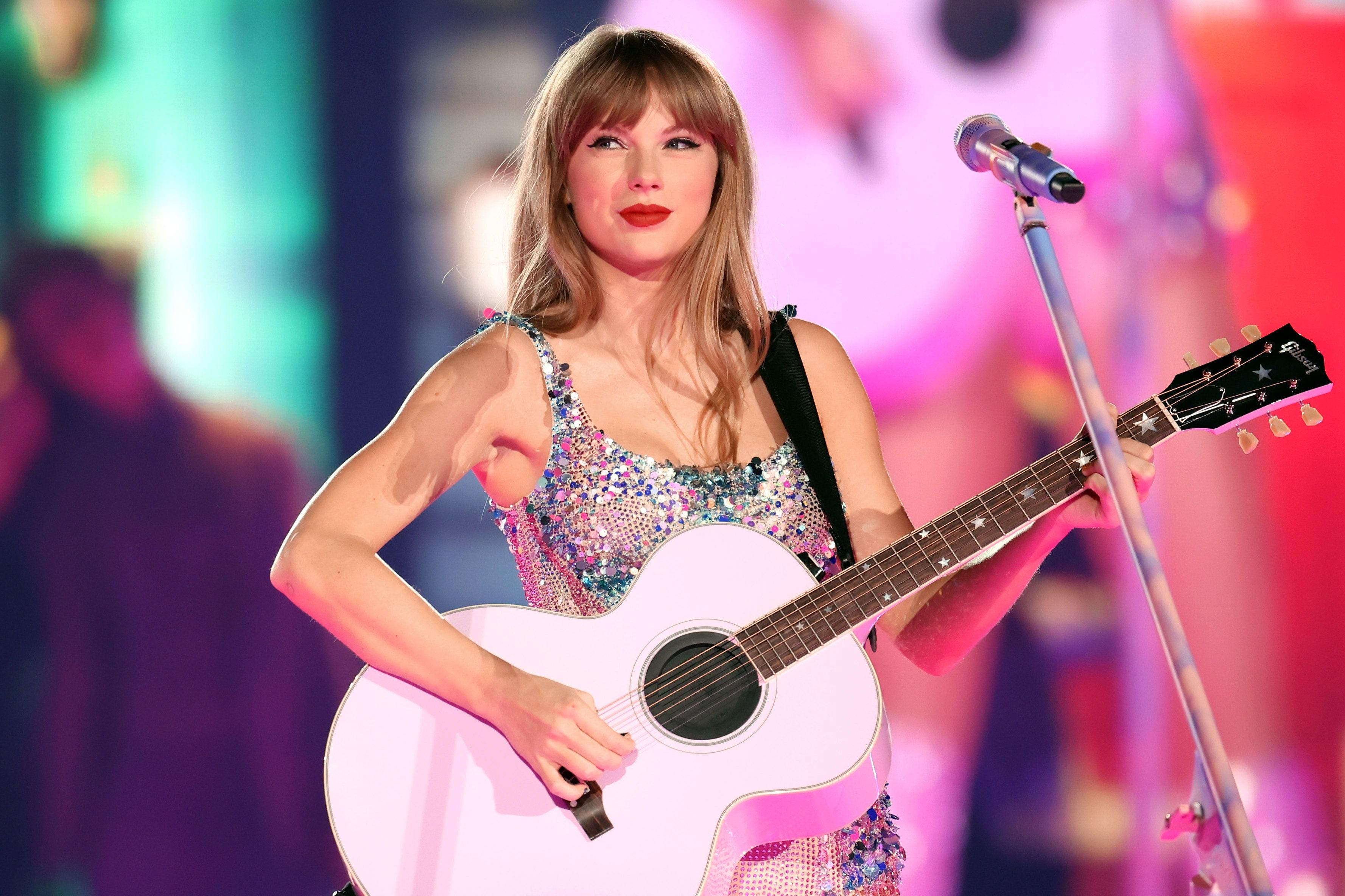 3554x2369 Taylor Swift's “Eras” Manicure Is Also a Major Easter Egg