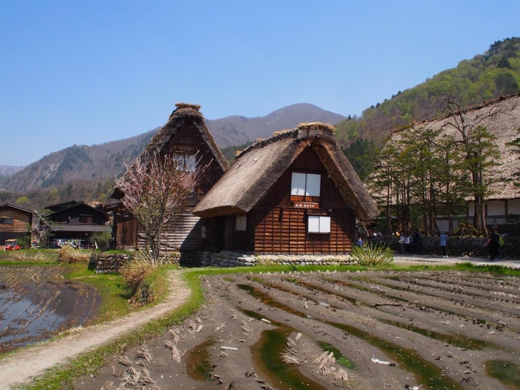 1024x768 Shirakawago: A Fairy Tale Comes to Life. Eat the Wind