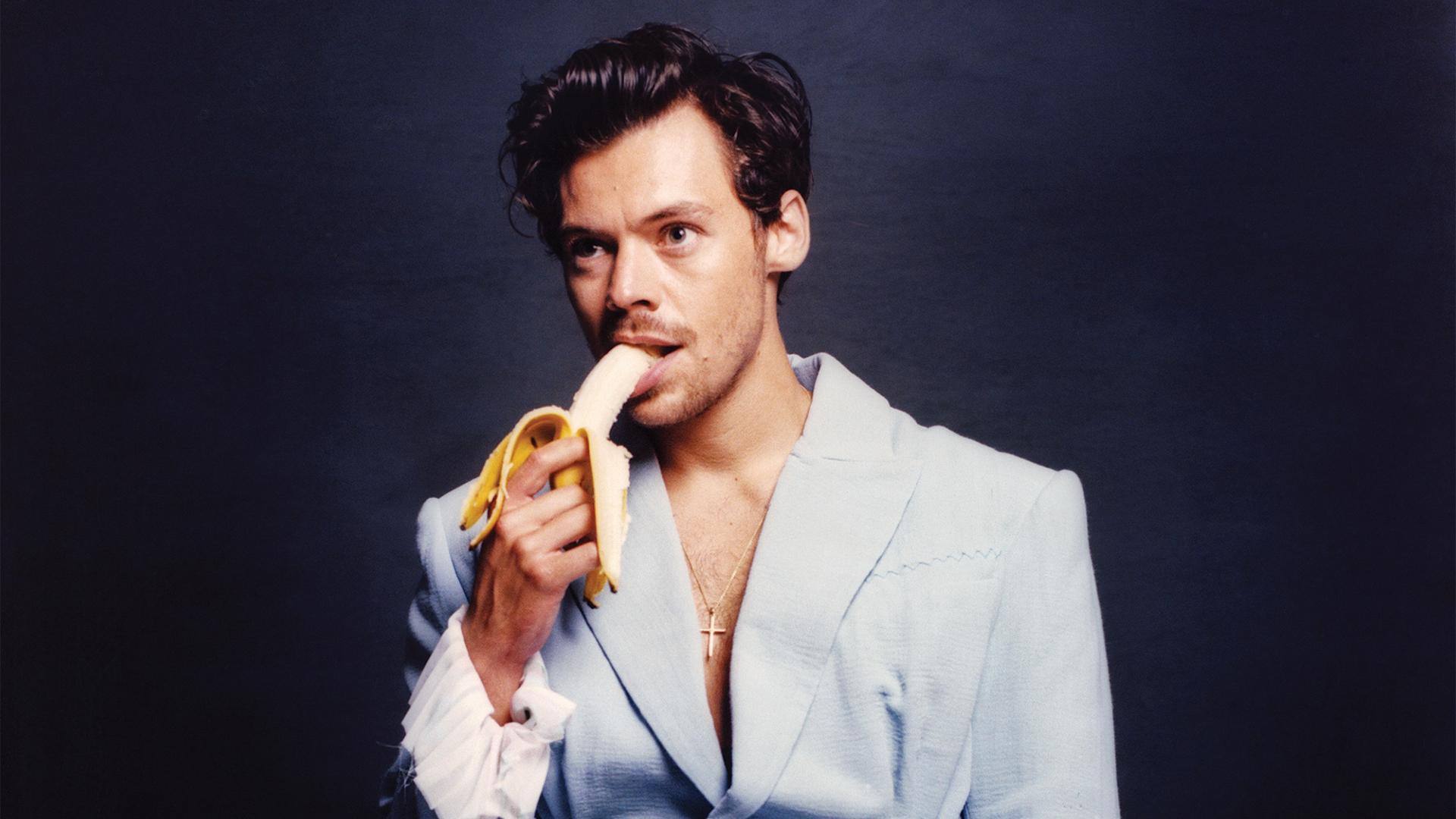1920x1080 Harry Styles: Hitmaker of the Year Reflects on Isolation and His Muses