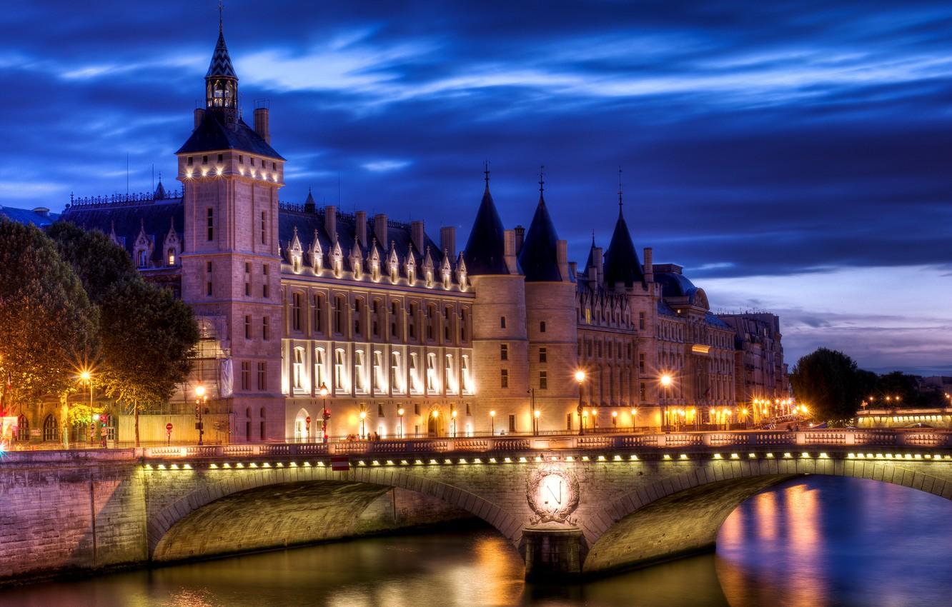 1332x850 Wallpaper light, bridge, the city, river, castle, France, Paris, the evening, Paris, France, The Concierge, Conciergerie, Palace of Justice, The Palace of justice image for desktop, section город