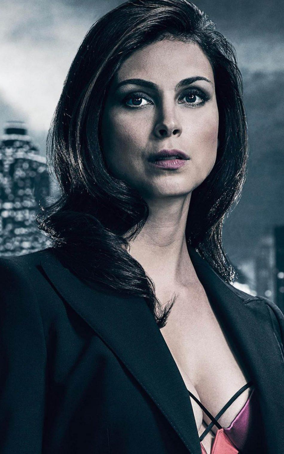 950x1520 Morena Baccarin In Gotham Season 4 4K Ultra HD Mobile Wallpaper