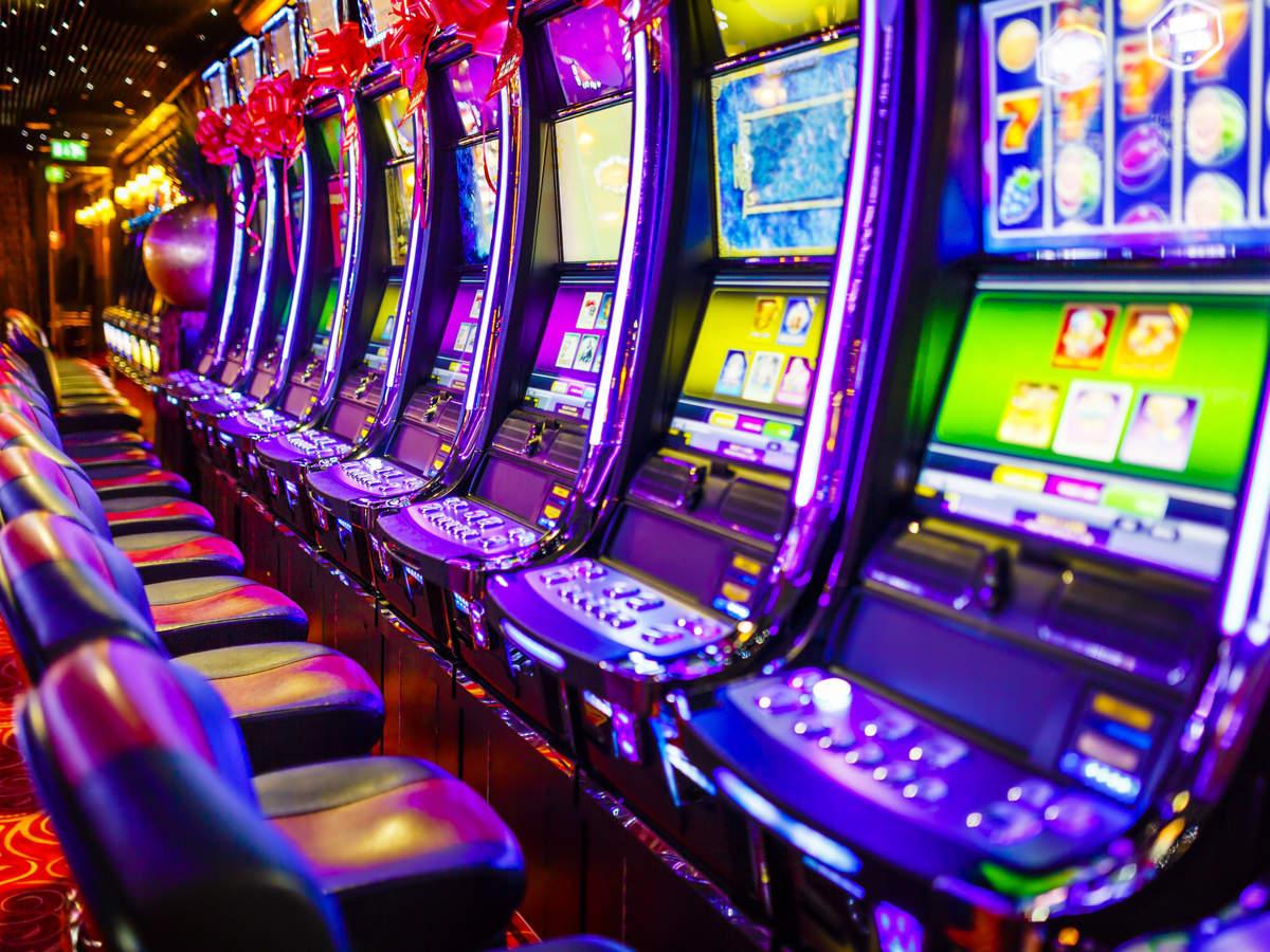 1200x900 culinary union: Empty slot machines, deserted blackjack tables: Life comes to halt in Las Vegas as casinos close over virus Economic Times