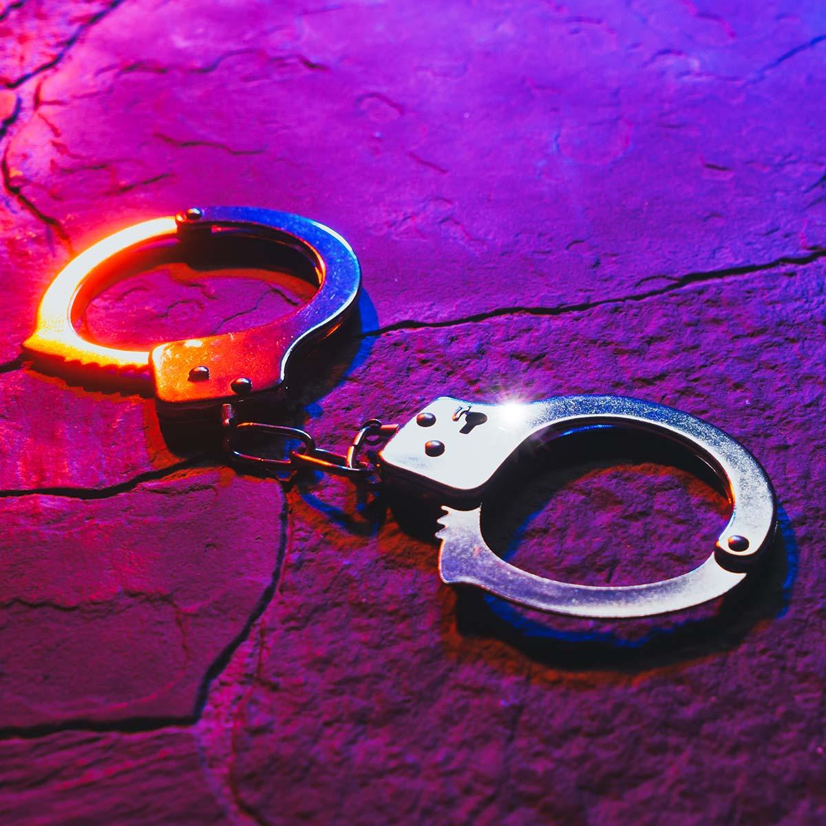 Handcuffs Wallpapers - Top Free Handcuffs Backgrounds - WallpaperAccess