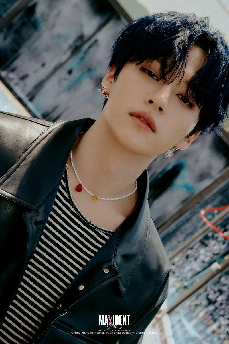 800x1200 STRAY KIDS Drops First Set of Teaser Image for 'MAXIDENT'