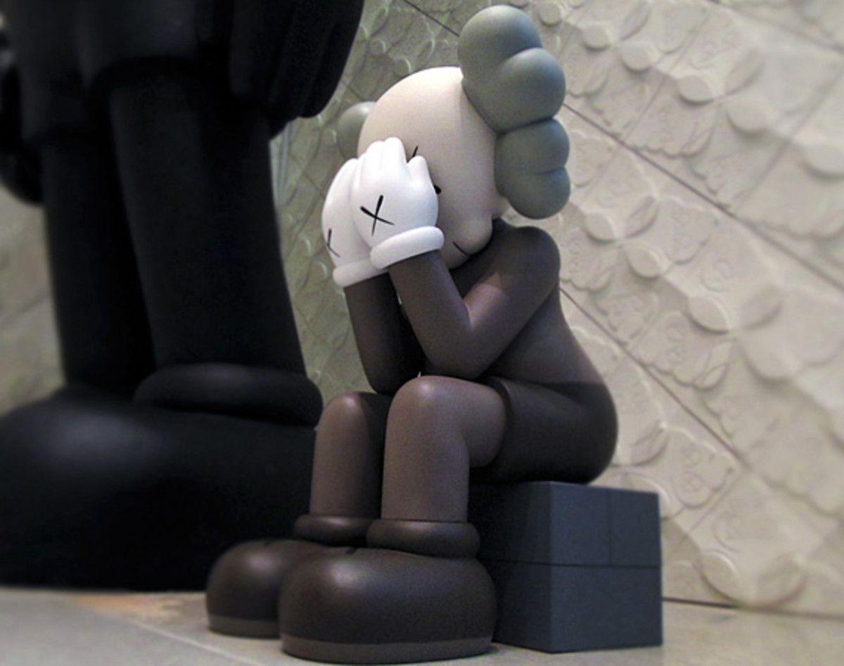 1200x947 OriginalFake Companion Passing Through Vinyl Figure Brown