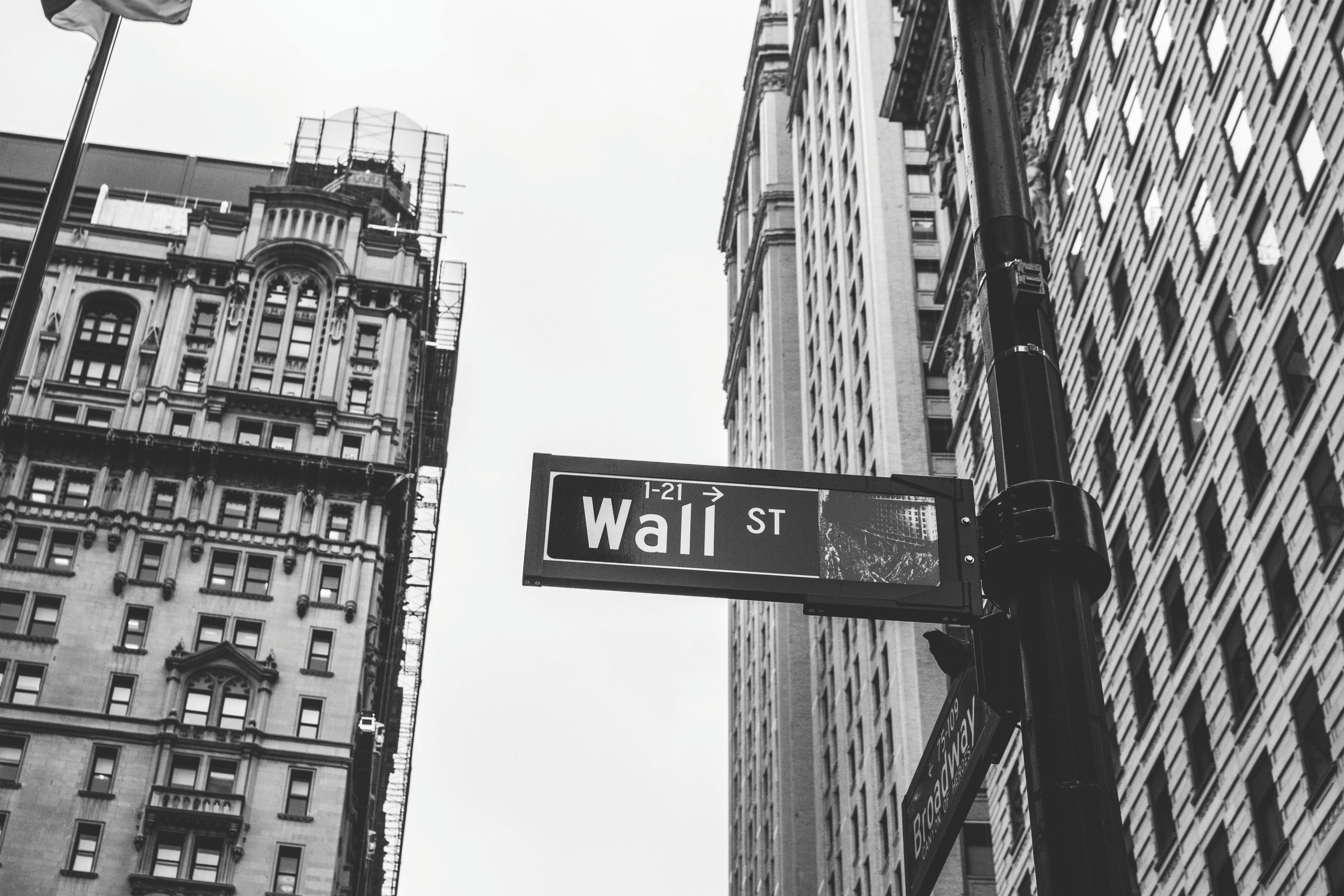 3600x2400 Wallpaper / a street sign pointing to wall street in black and white, monochrome wall street sign 4k wallpaper free download