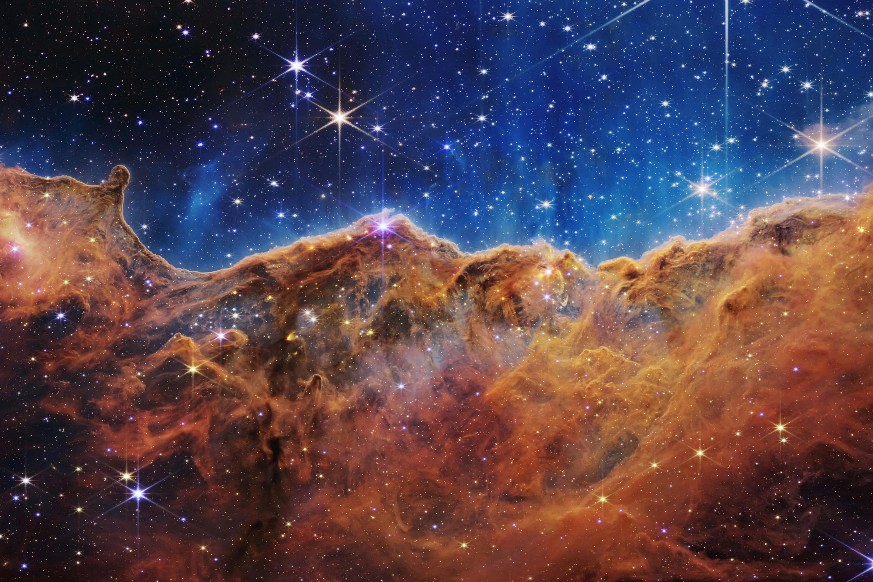 2880x1920 Golden cliffs of deep space