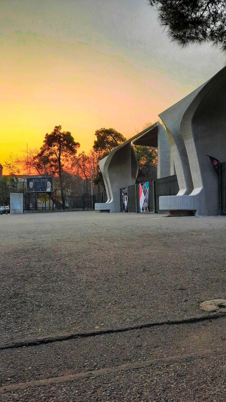 736x1308 سر در دانشگاه تهران. Beautiful scenery photography, Tehran medical university, Scenery wallpaper