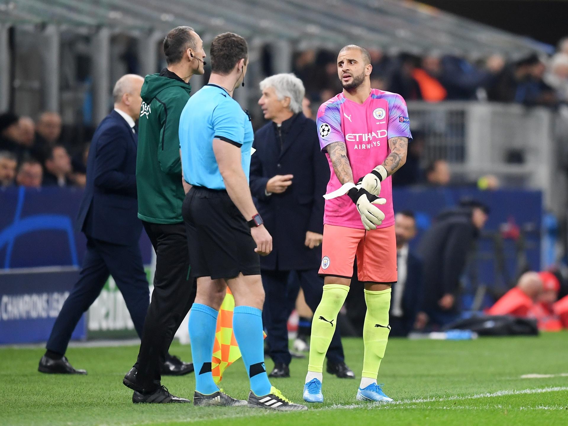 1920x1440 Kyle Walker ends up in goal for Manchester City as Ederson goes off injured in Champions League clash before Claudio Bravo gets sent off