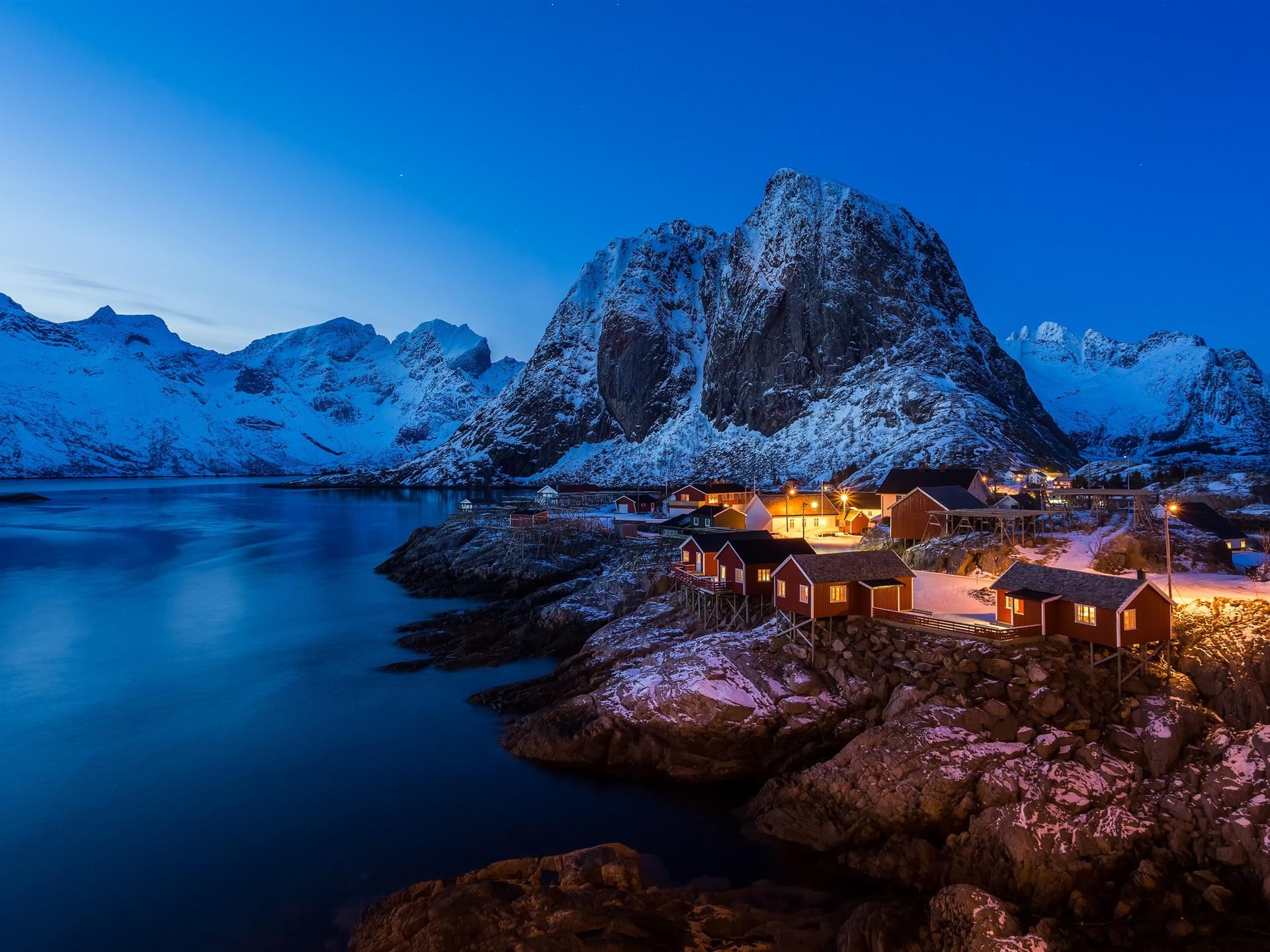 1920x1440 Wallpaper Norway, sea, night, houses, lights, mountains, snow 1920x1440 HD Picture, Image