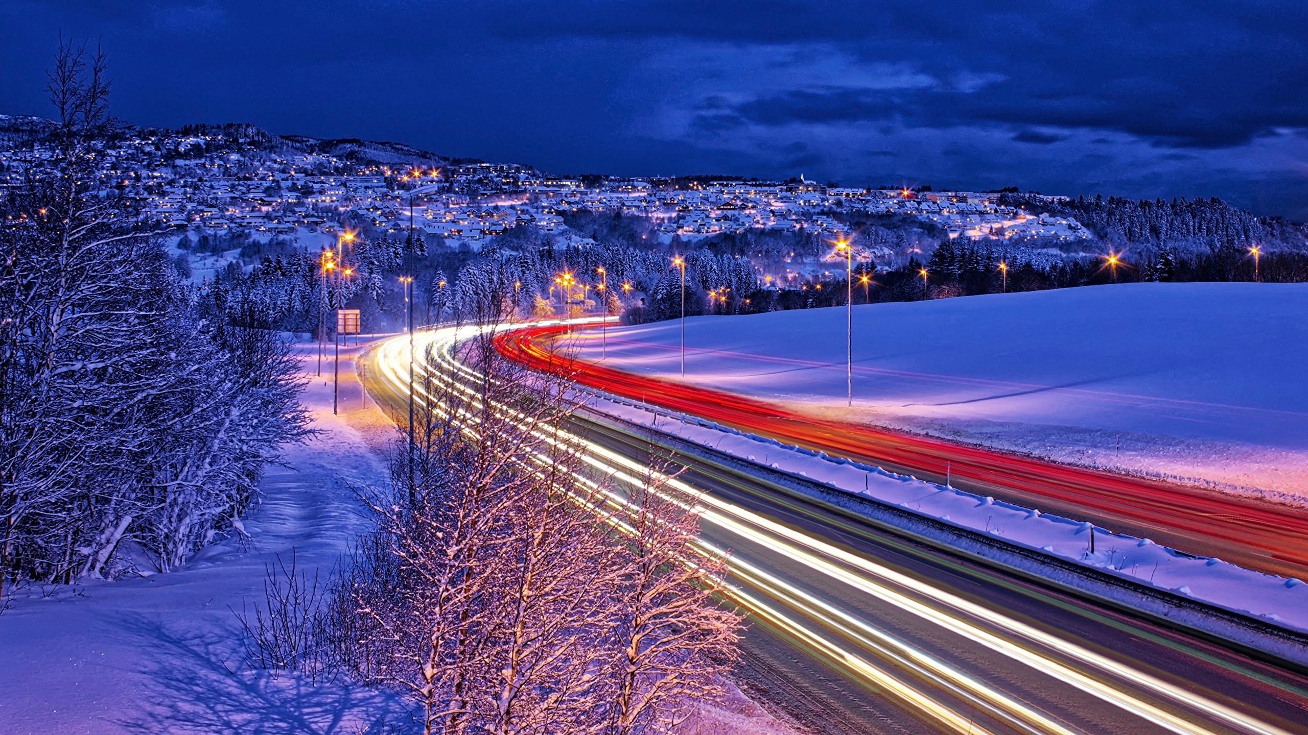2560x1440 Wallpaper Norway Trondheim Winter Roads moving Night 2560x1440