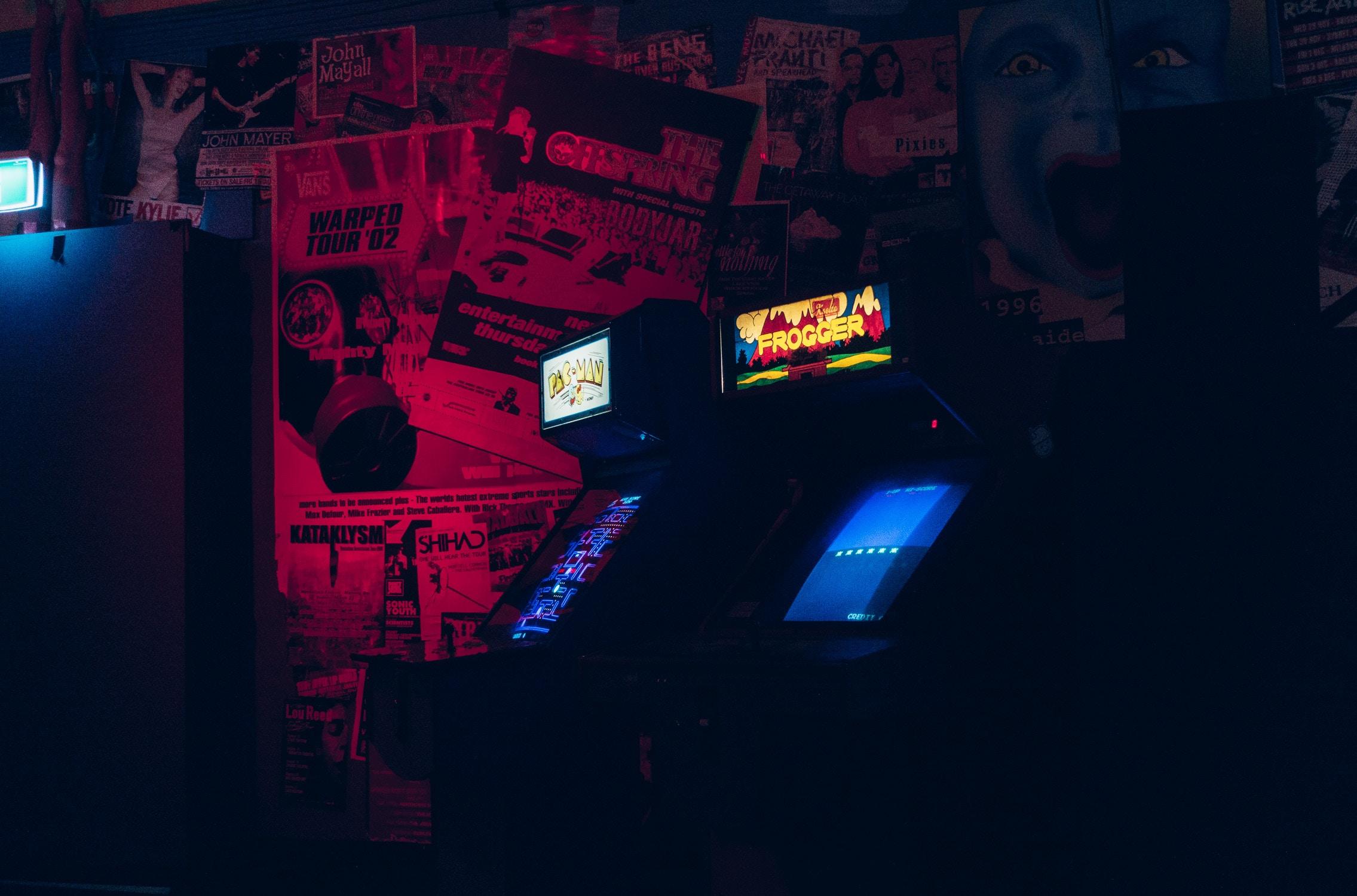 2271x1500 2271x1500 retro, Public domain image, pinball, moody, arcade, red, frogger, gaming, light, computer, arcade game, blue, colour, game, night, neon, dark, classic game Gallery HD Wallpaper