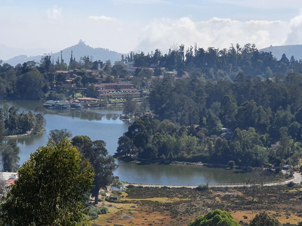 1024x768 Kodaikanal. Thoughts in a Shell