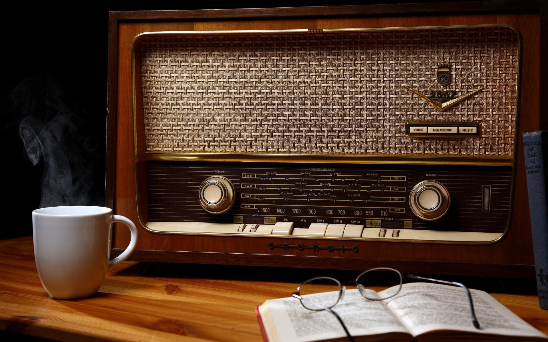 1920x1200 Wallpaper / 1080P, vintage, radio, grundig, frequency, coffe, old free download