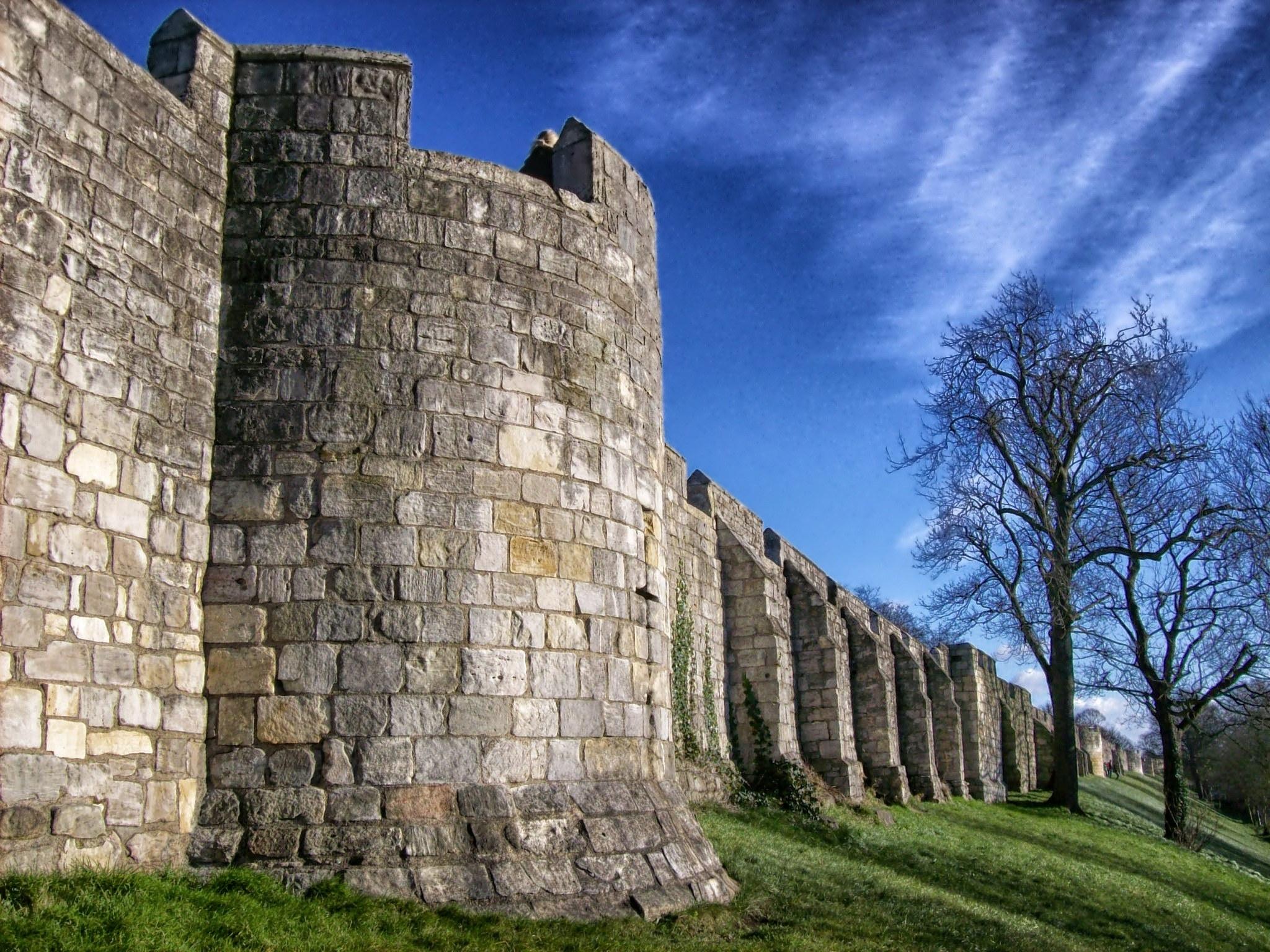2048x1536 Wallpaper / city walls york england great britain architecture 4k wallpaper free download