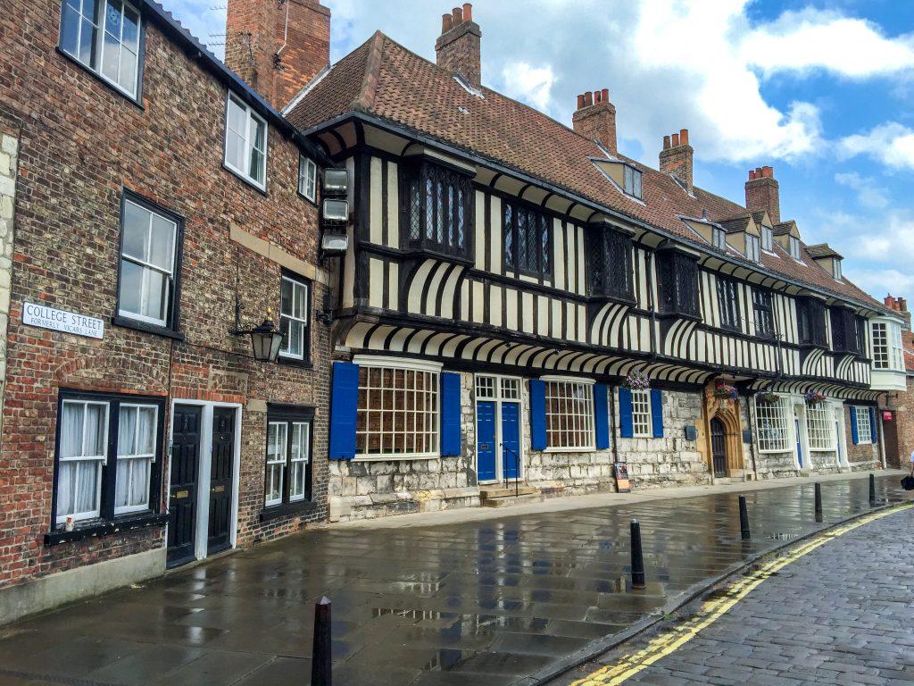 1024x768 Hours in York England. Visiting the York Minster and the York Shambles