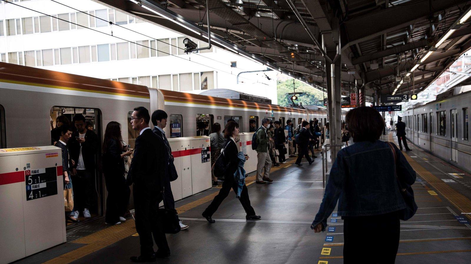 1600x900 Japanese Train Leaves 20 Seconds Early. Cue the Abject Apologies