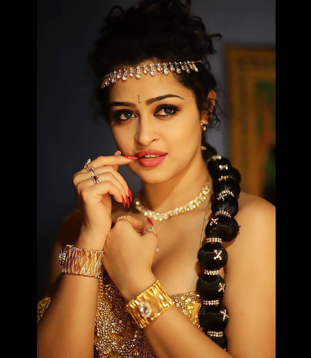 1080x1241 Apsara Rani Sizzling Photohoot