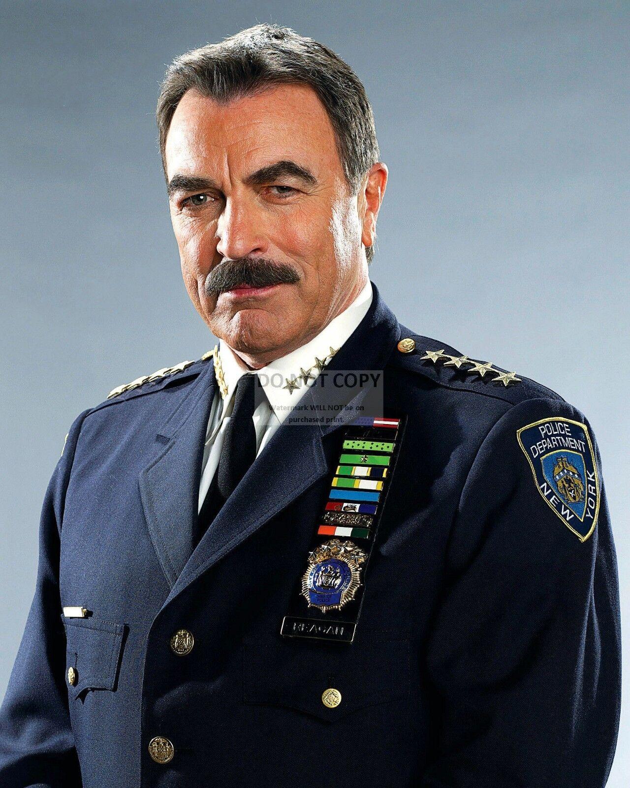 1280x1600 TOM SELLECK IN THE TV SERIES BLUE BLOODS PUBLICITY PHOTO (FB 803)