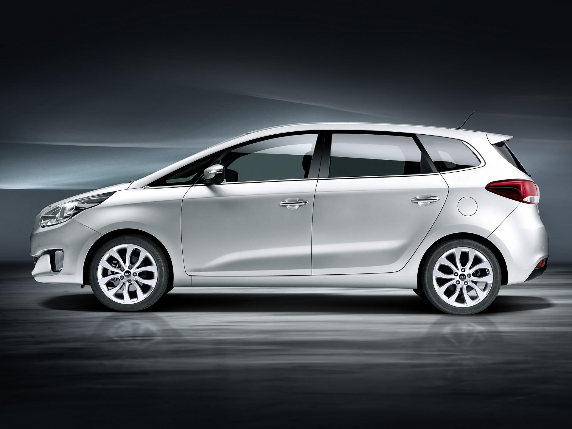 1920x1440 All New Kia Carens (side)