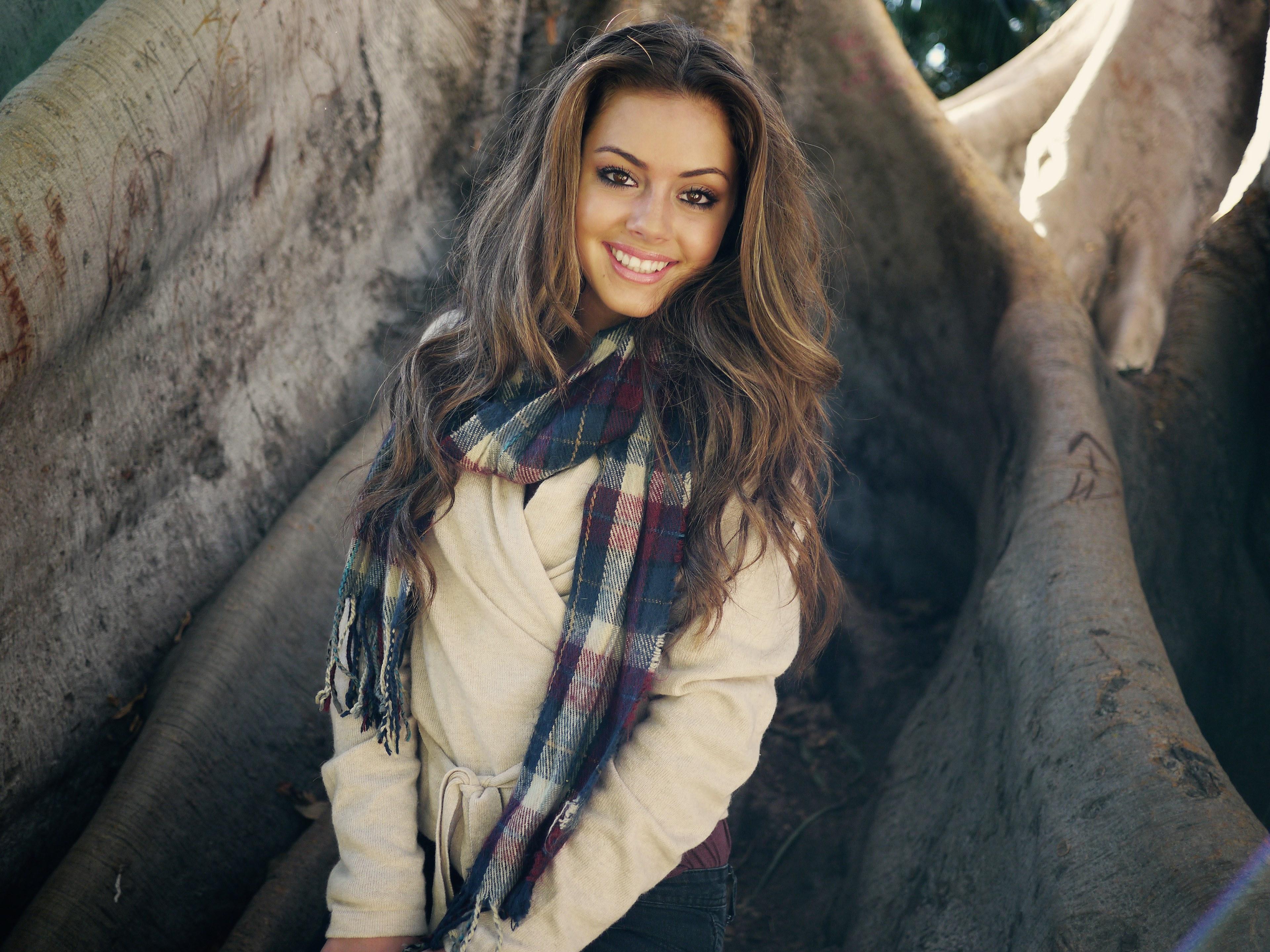 3840x2880 Wallpaper / beautiful smile girl woman happy young portrait 4k wallpaper free download