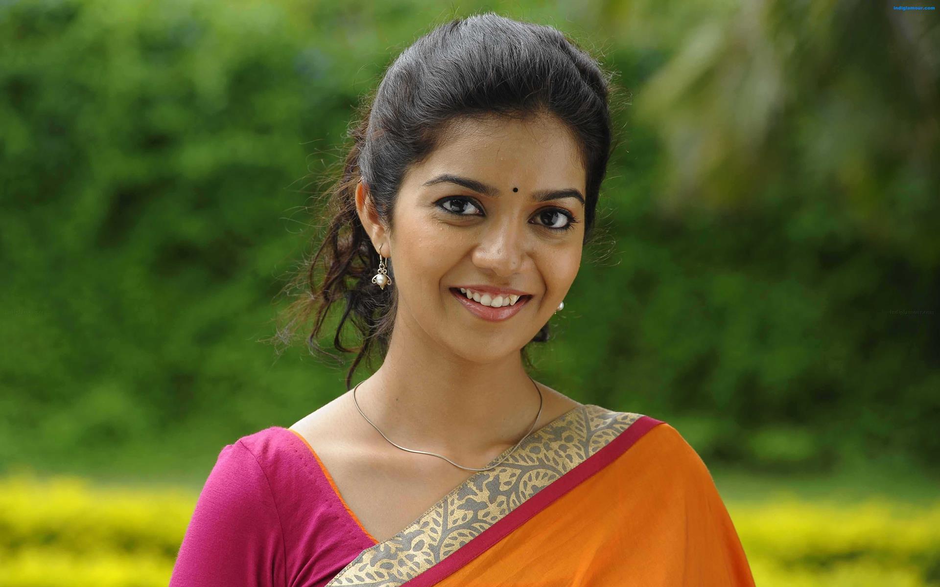 1920x1200 Swathi Reddy Cute Smile Wallpaper