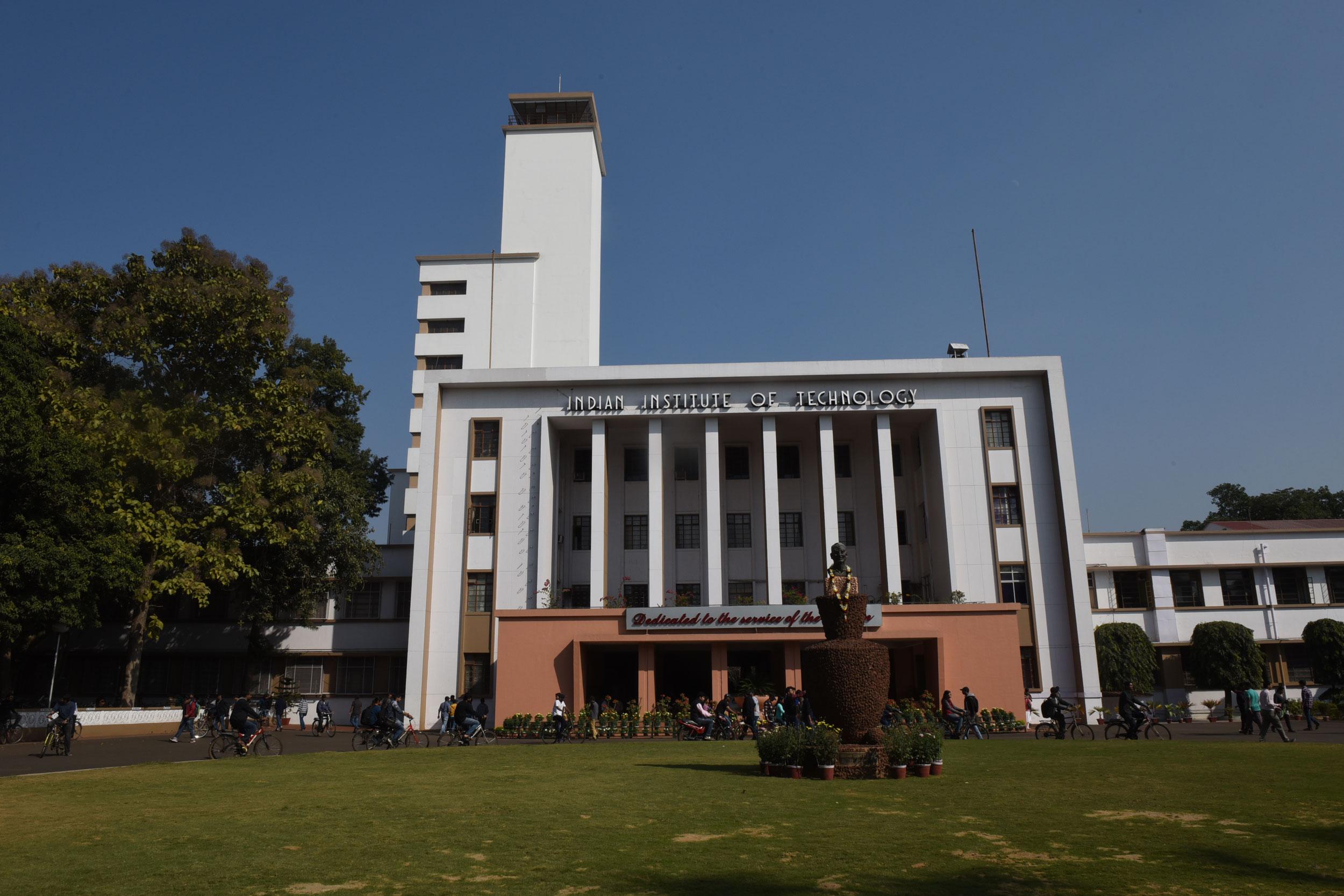 2500x1667 Kharagpur. IIT students break silence over Jawaharlal Nehru University controversy