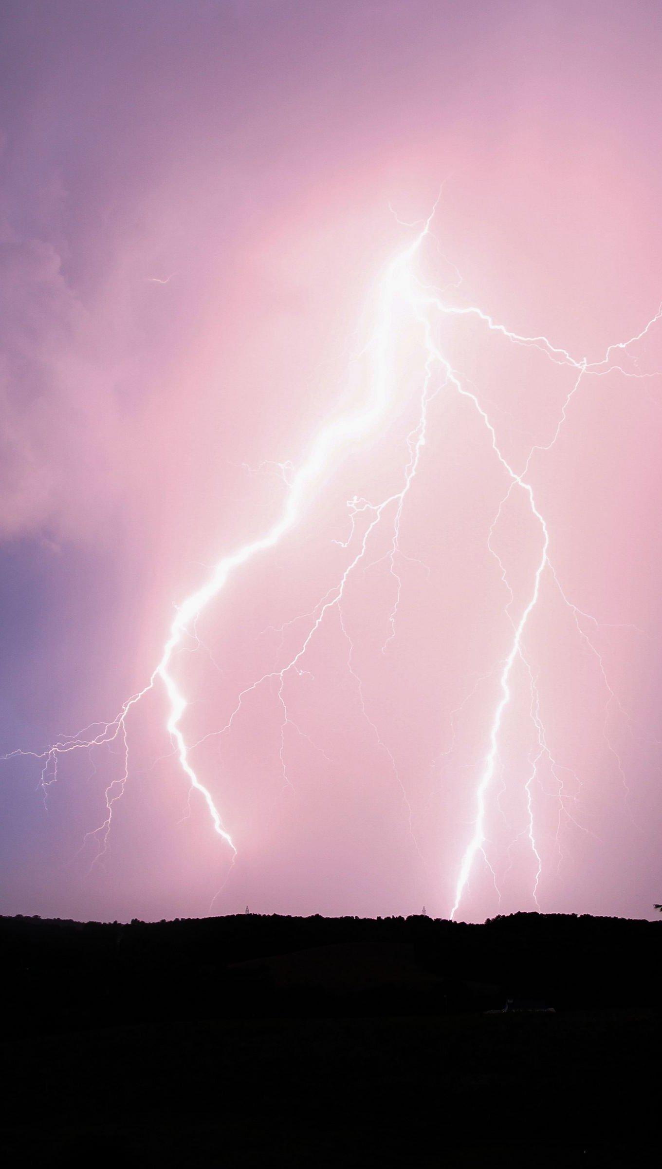 1360x2400 Thunder during storm Wallpaper 4K for iPhone and Mobile Phone