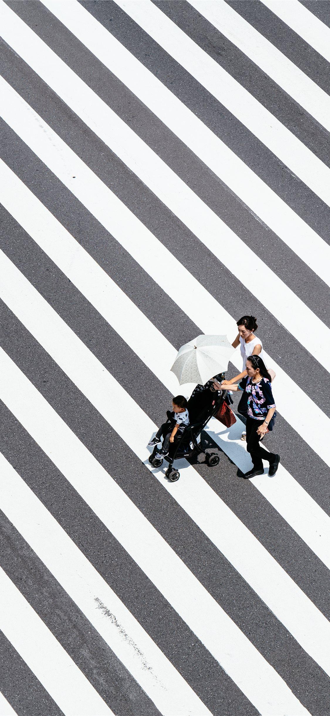 1125x2436 passing the crosswalk iPhone X Wallpaper Free Download