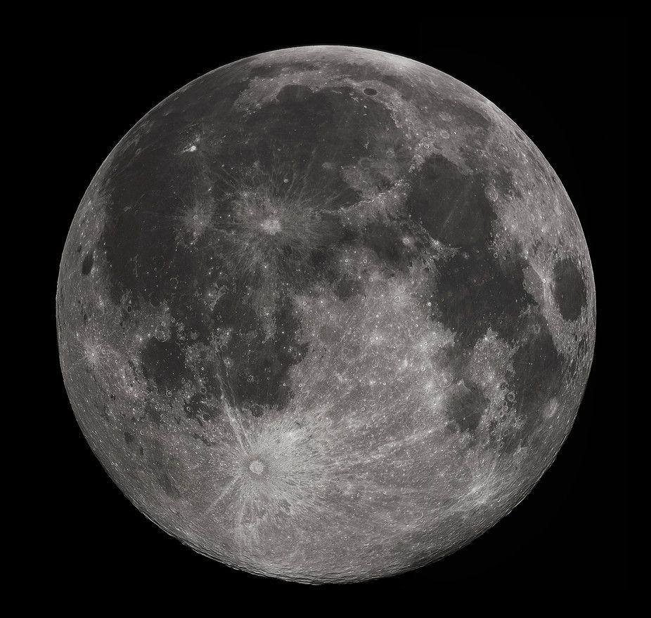 926x880 Is the Moon a Planet?