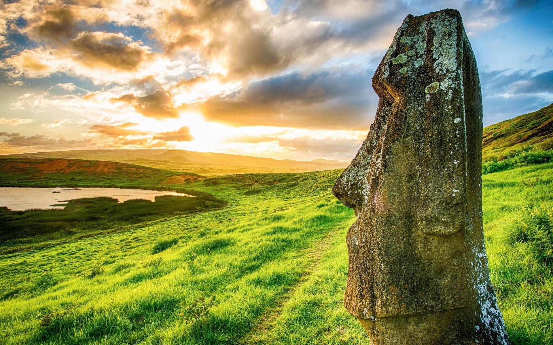 1920x1200 Wallpaper / Sunlight, Nature, Hill, Beach, Sky, Rapa Nui, Non Urban Scene, Beauty In Nature, 1080P, Field, Outdoors, Tree, Scenics, Grass, Moai, Enigma, World Heritage Site Free Download