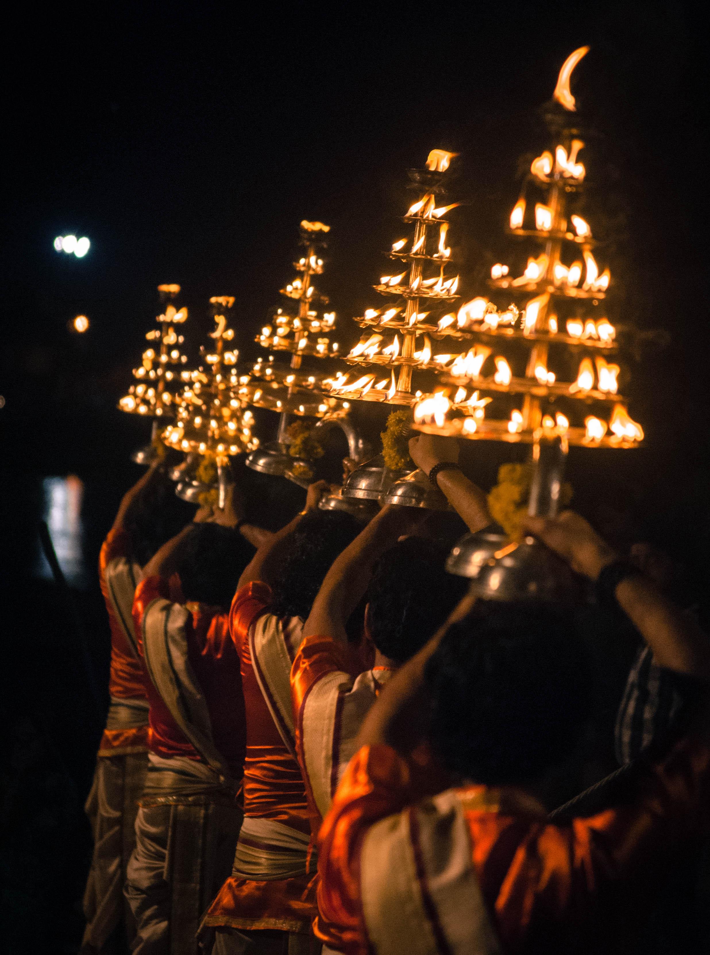2472x3324 Ganga aarti with lamp vase at Dasaswamedh Ghat, Varanasi