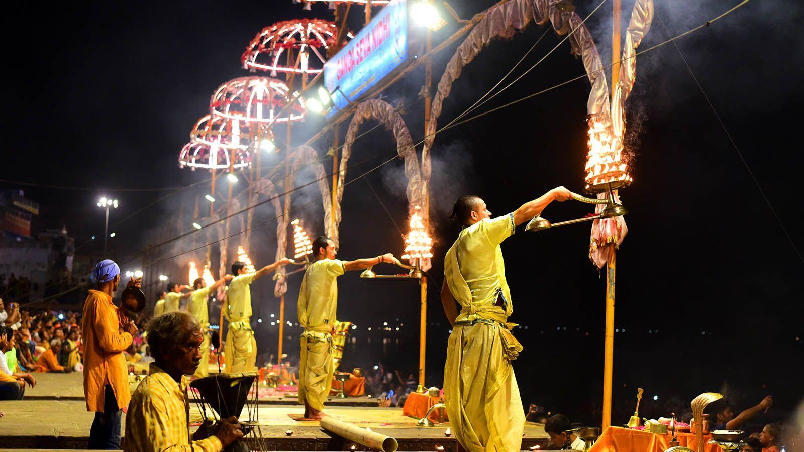 Ganga Aarti Wallpapers Top Free Ganga Aarti Backgrounds Wallpaperaccess