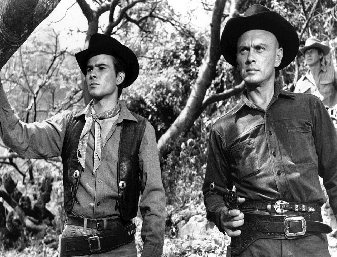1280x975 Download Hollywood Actor Yul Brynner The Magnificent Seven Action Seven Wallpaper