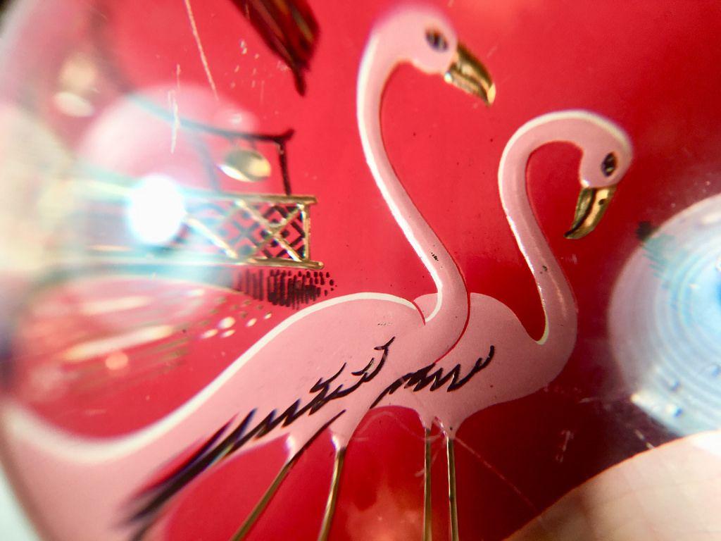 1024x768 Vintage pink flamingo tin